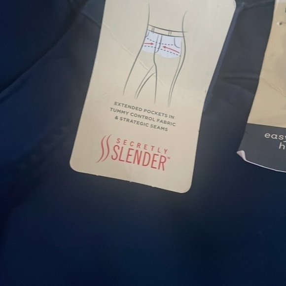 Saint John’s Bay short navy mid rise tummy control, pockets, stretch bottom 8 - Picture 4 of 10